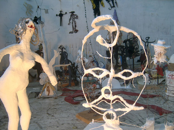 http://www.lara-vincy.com//images/evenement/115/carrousel/7_mosner_sculptures2.jpg